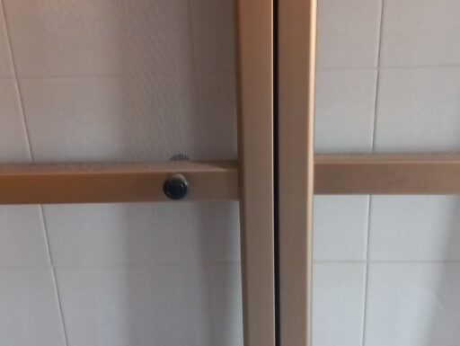 Zanzariera a porta battente a 2 ante in alluminio