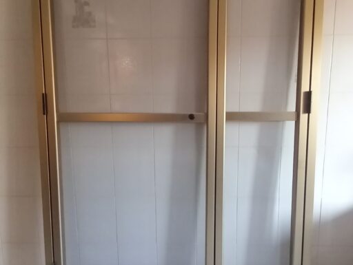 Zanzariera a porta battente a 2 ante in alluminio