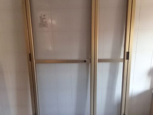 Zanzariera a porta battente a 2 ante in alluminio