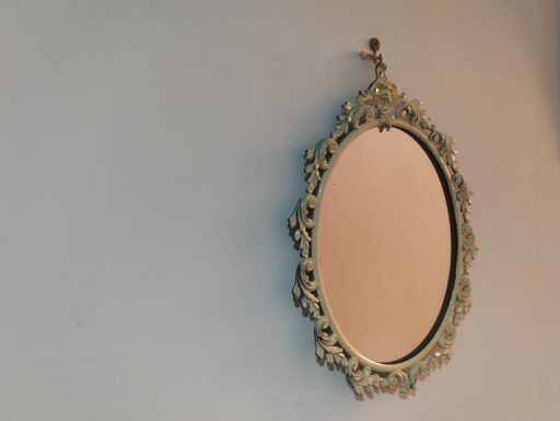 Specchio e cornici ovali