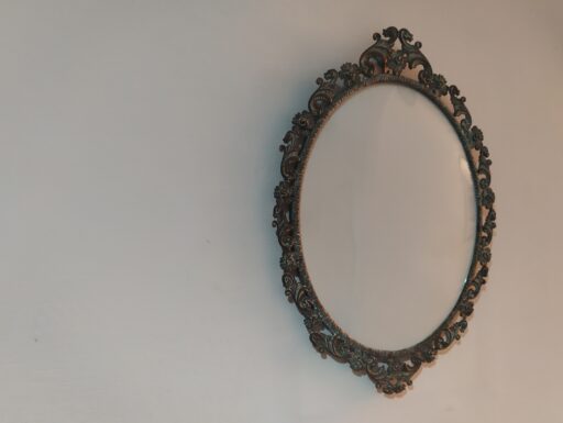 Specchio e cornici ovali