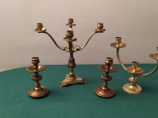 Candelabri ottone lavorati a sbalzo