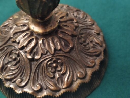 Candelabri ottone lavorati a sbalzo