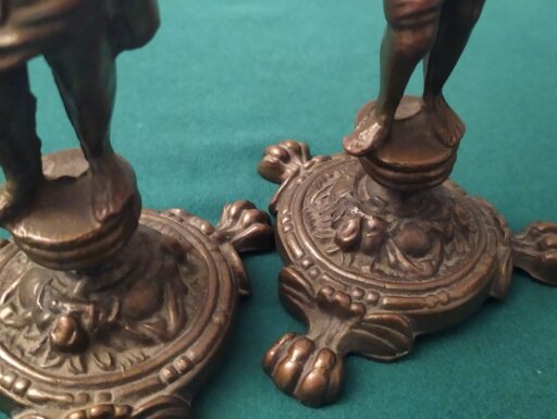 Candelabri ottone lavorati a sbalzo