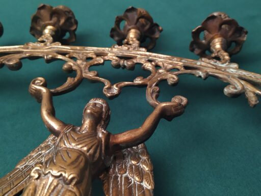 Candelabri ottone lavorati a sbalzo