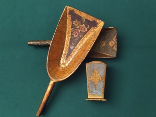 Portalettere e palette antichi artigiani toscani