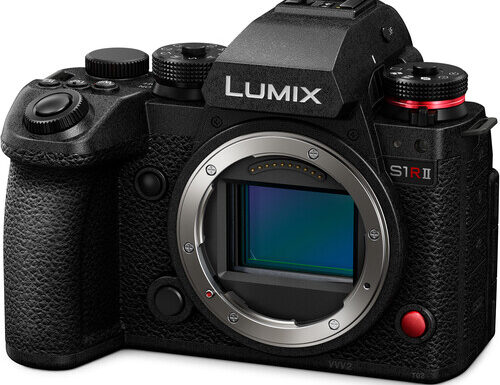 Panasonic s1r ii + panasonic lumix s pro 24-70mm f/2.8 fowa