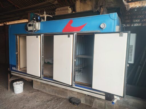 Gruppo/cassone frigorifero e refrigerante isotermico