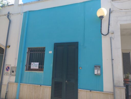 Casa autonoma, in san donaci (br)