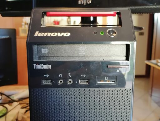 Stazione pc lenovo e monitor 19"