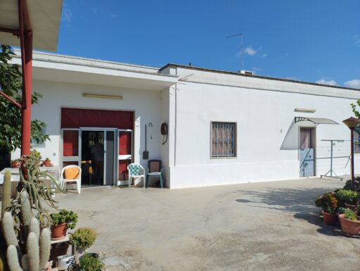 Villetta in campagna in oria (br) , contrada chianca