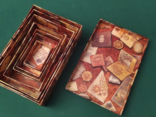 Scatole d'epoca dimensioni decrescenti