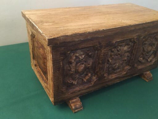 Piccolo baule vintage in legno