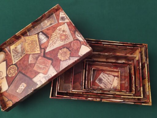 Scatole d'epoca dimensioni decrescenti