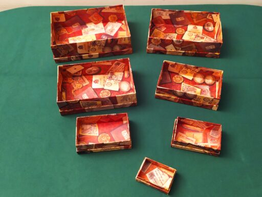 Scatole d'epoca dimensioni decrescenti