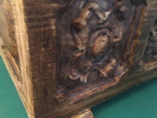 Piccolo baule vintage in legno