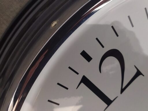 Orologio da parete grande acciaio e vetro