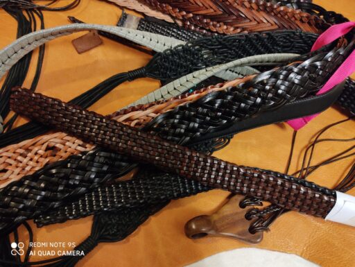 Portafogli cinture porta chiavi ecc- vera pelle