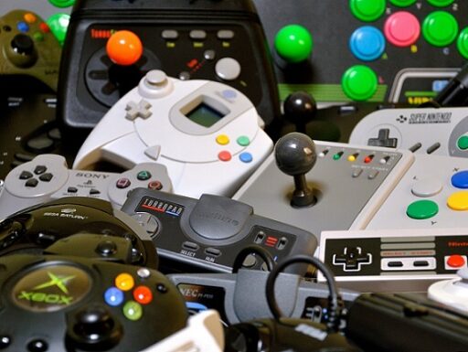 Compro videgiochi, consoles, lamincards