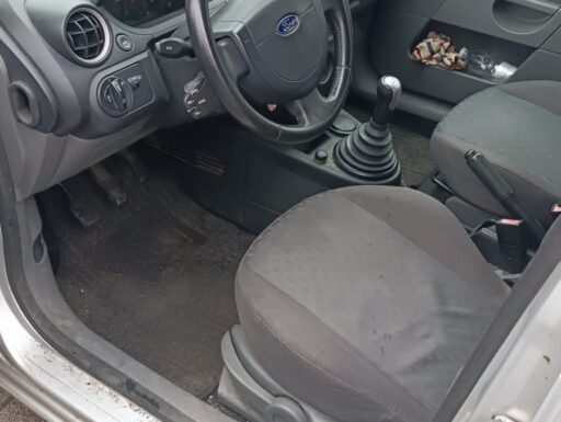 Ford fiesta mk5 1.4 benzina