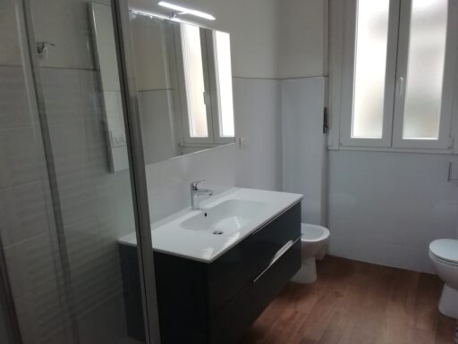 Ampia e luminosa doppia traversa viale dei mille