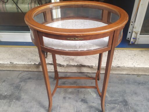 Tavolino bacheca ovale