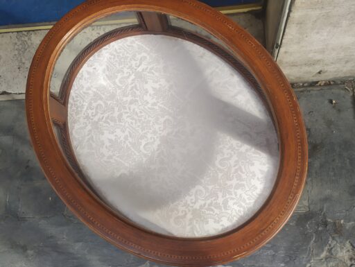 Tavolino bacheca ovale