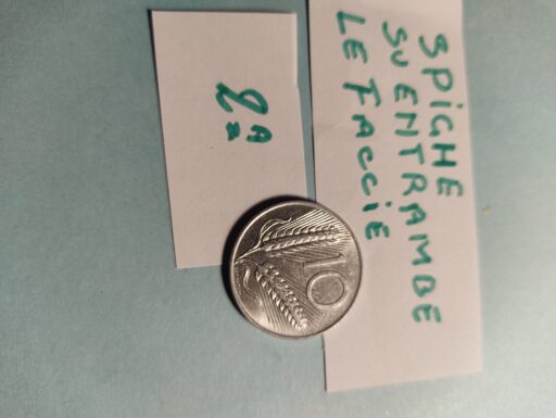 Monete italane e internazionali- £ 10 con difetto di conio