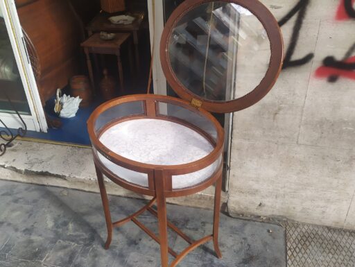 Tavolino bacheca ovale