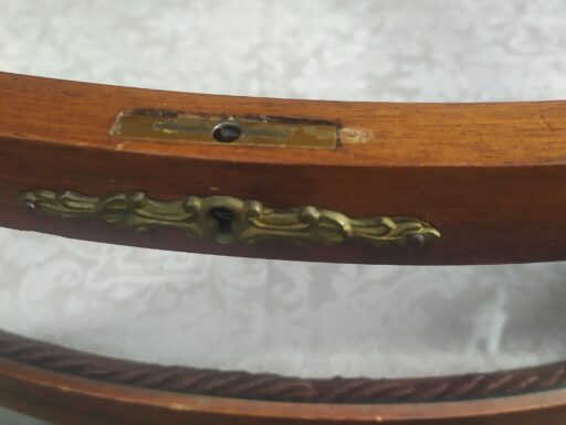 Tavolino bacheca ovale