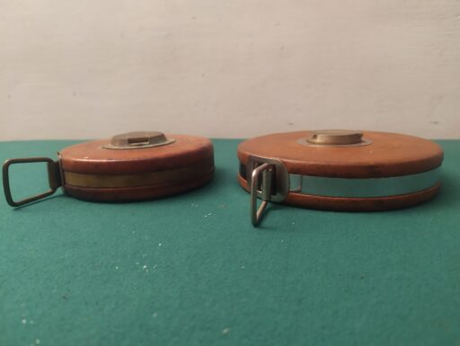 Decametri d'epoca (ottone-cuoio-tessuto) anni 40/50