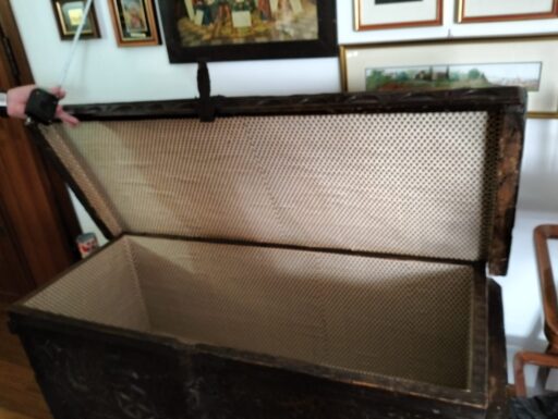 Cassapanca spagnola antica