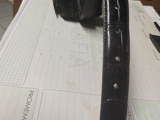 Piccola pelletteria portafogli-chiavi- agende cinture.ecc..