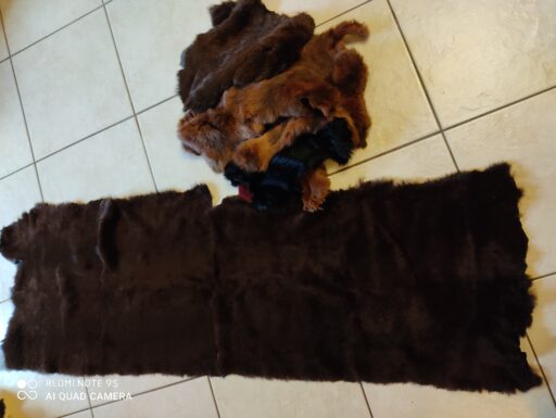 Pelli in pelo per abbigliamento -arredamento ecc..