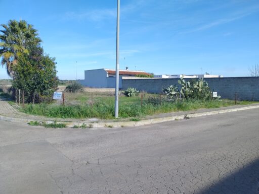 Suolo edificatorio in guagnano (le) via d.luigi giussani