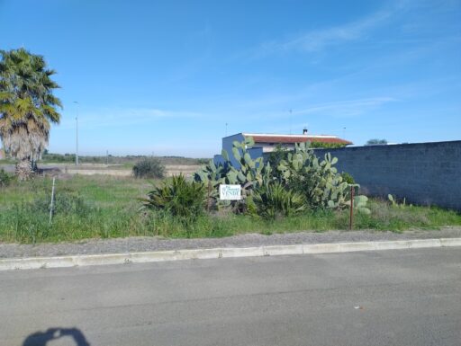 Suolo edificatorio in guagnano (le) via d.luigi giussani