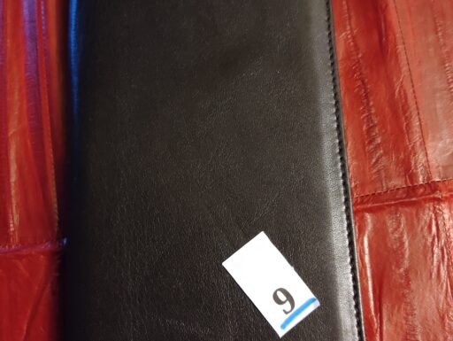 Piccola pelletteria portafogli-chiavi- agende cinture.ecc..