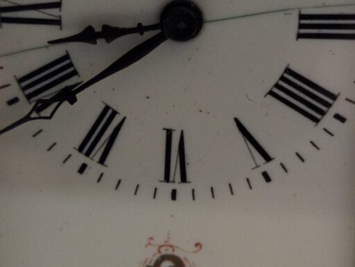 Vecchio orologio da viaggio officier e custodia