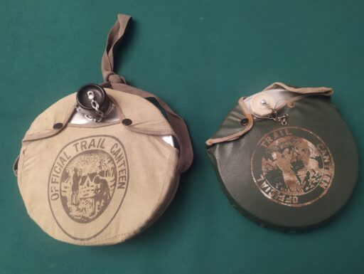 Militaria legno-metallo: gavette borracce giberna cassette