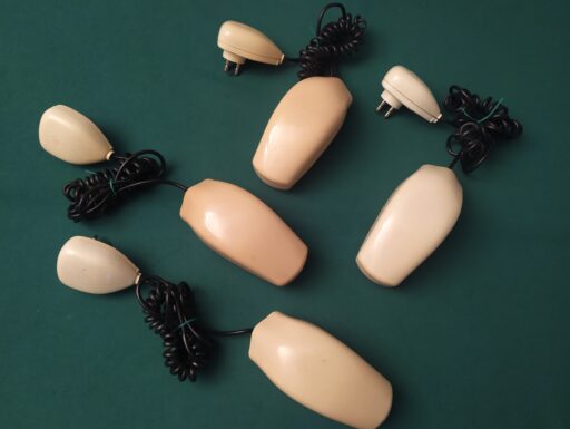 Telefoni d'epoca "grillo"