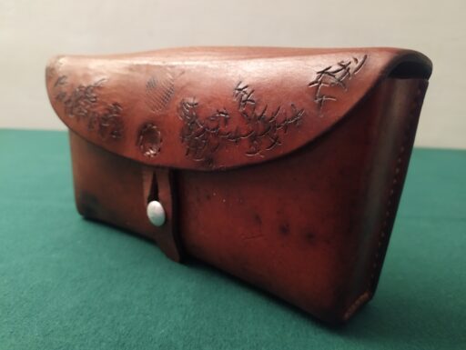 Militaria legno-metallo: gavette borracce giberna cassette