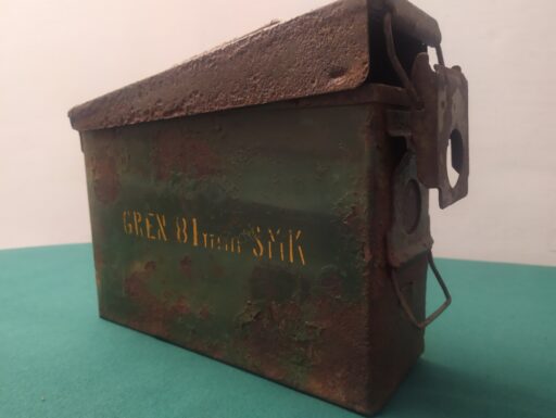 Militaria legno-metallo: gavette borracce giberna cassette