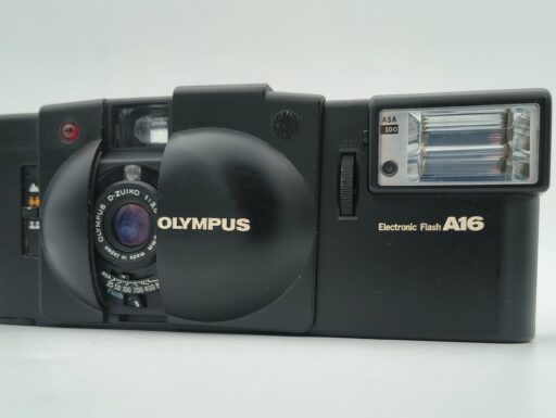 Olympus xa2 (analogica 35mm) usato