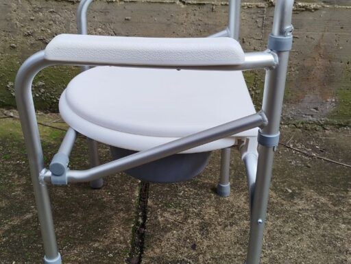 Sedia comoda per wc