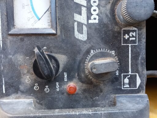 Caricabatterie avviatore deca class booster 450