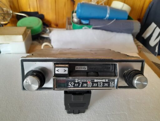 Autoradio a cassette autovox maserati