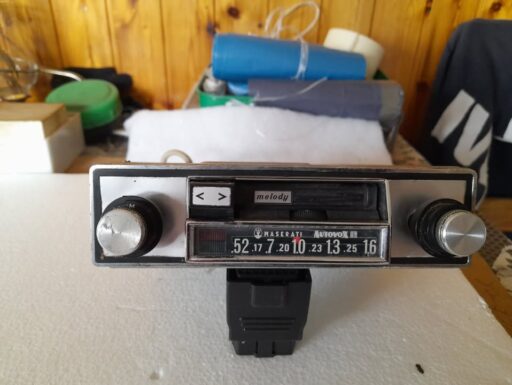 Autoradio a cassette autovox maserati