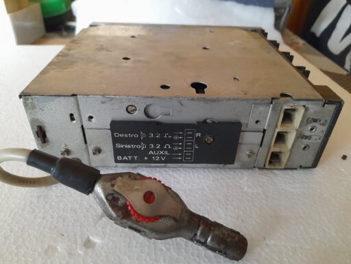 Autoradio a cassette autovox maserati