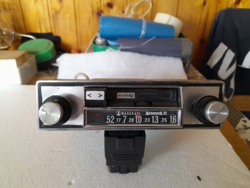 Autoradio a cassette autovox maserati