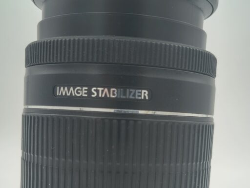 Canon ef-s 18-200mm f/3.5-5.6 is usato "guasto"